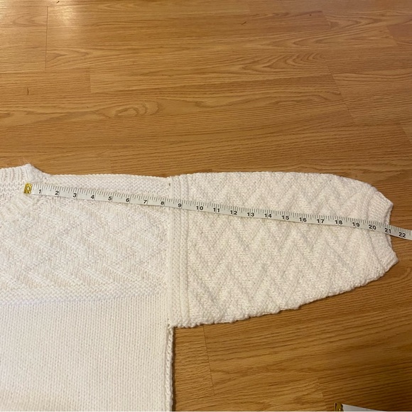 Hand knit white sweater - Picture 11 of 13